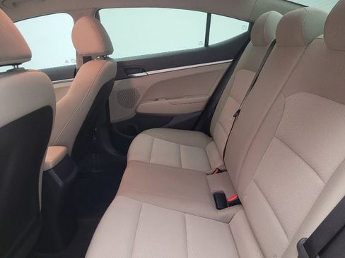 Used 2020 Hyundai Elantra SE w/ Cargo Package (C1) FWD image 18