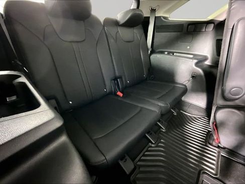 Used 2022 Kia Sorento S FWD image 25