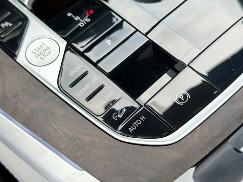 Used 2025 BMW X5 xDrive40i image 28