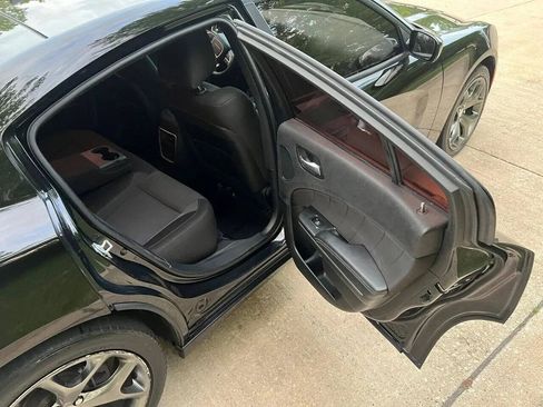 Used 2015 Dodge Charger SXT image 23