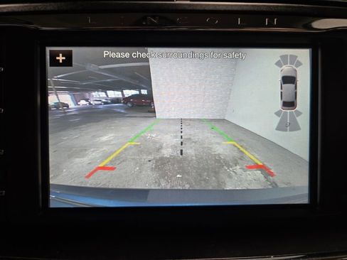 Used 2017 Lincoln Continental Reserve w/ Climate Package AWD/4WD image 25
