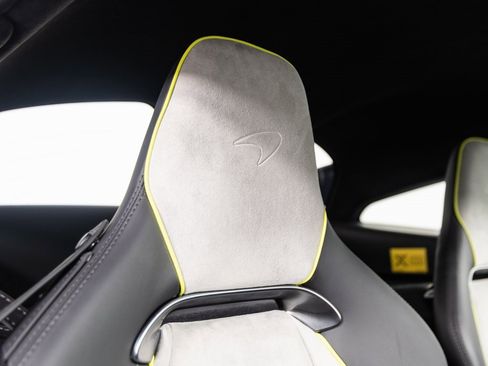 Used 2023 McLaren Artura image 30