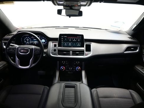 Used 2023 GMC Yukon XL SLE image 5