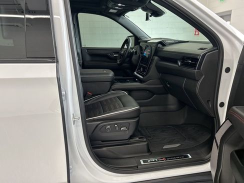 Used 2025 GMC Yukon AT4 Ultimate w/ LPO, Floor Liner Package image 28