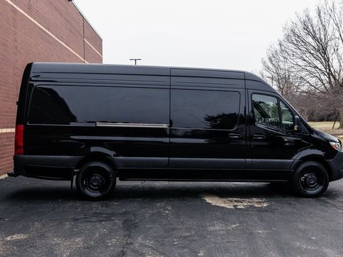 Used 2025 Mercedes-Benz Sprinter 2500 image 25