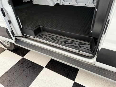 Used 2023 Ford Transit 250 Low Roof AWD w/ Exterior Upgrade Package image 15