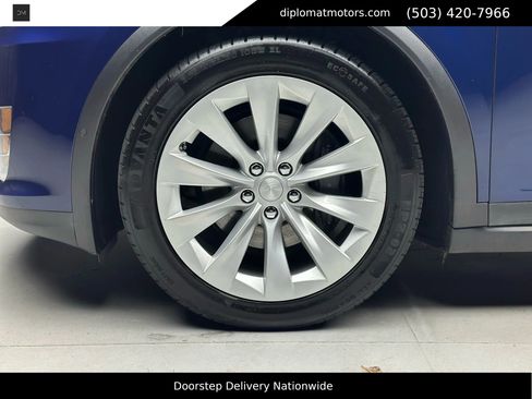 Used 2018 Tesla Model X 100D image 39
