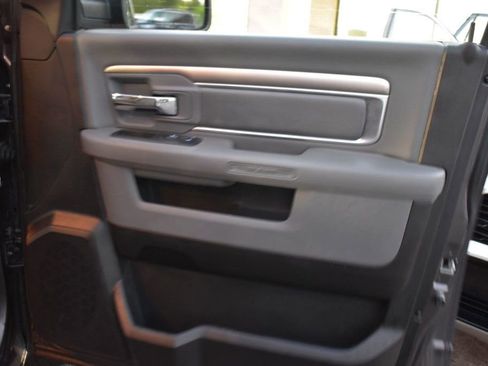 Used 2017 RAM 1500 Classic SLT image 39