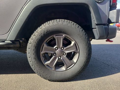 Used 2017 Jeep Wrangler Unlimited Rubicon AWD/4WD image 16