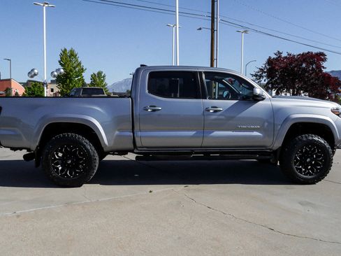 Certified 2017 Toyota Tacoma TRD Sport w/ Premium & Technology Package AWD/4WD image 9