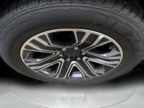 Used 2024 Jeep Wagoneer Series II w/ Flexible Seating Group image 27