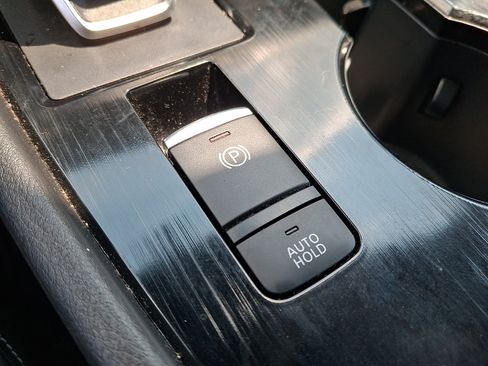 Used 2024 Nissan Rogue SV AWD/4WD image 23