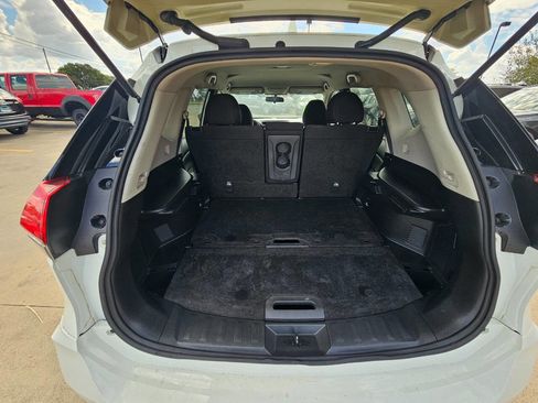Used 2017 Nissan Rogue SV AWD/4WD image 10