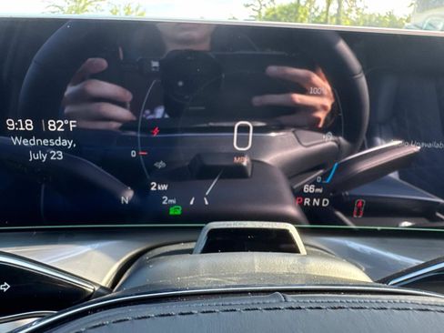 New 2026 Cadillac Vistiq Premium Luxury image 15