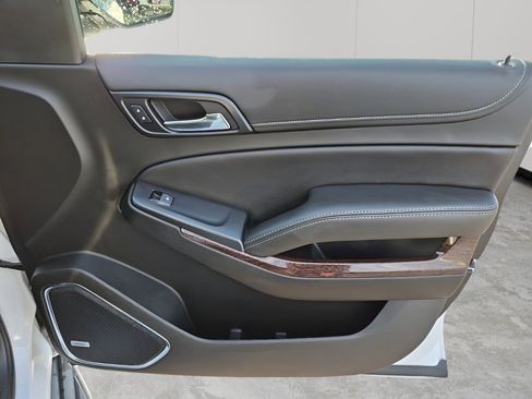 Used 2018 GMC Yukon XL SLE w/ SLE Value Package image 13