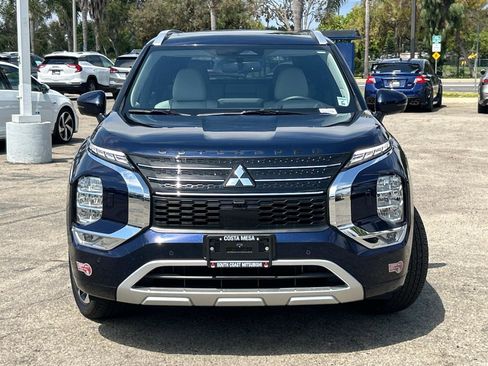 Used 2024 Mitsubishi Outlander SEL image 2