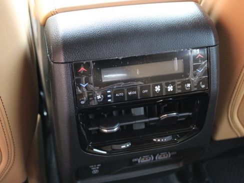 Used 2025 Jeep Grand Cherokee L Summit AWD/4WD image 50