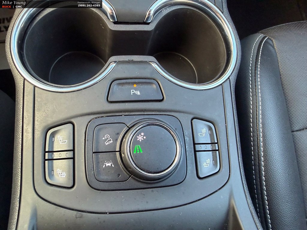 Used 2024 GMC Terrain SLT w/ Infotainment Package II FWD image 33