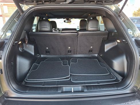 Used 2021 Jeep Cherokee Latitude Lux 80th Anniv w/ Quick Order Package 26U 80TH image 28