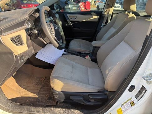 Used 2015 Toyota Corolla LE image 24