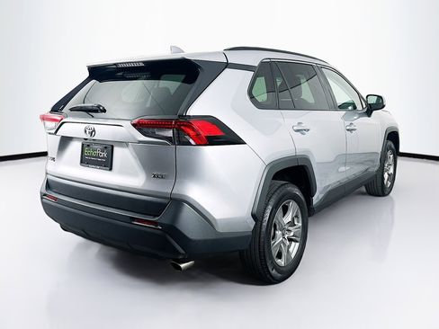 Used 2025 Toyota RAV4 XLE FWD image 9