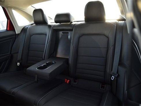 Certified 2024 Volkswagen Jetta SE w/ Panoramic Sunroof Package image 23