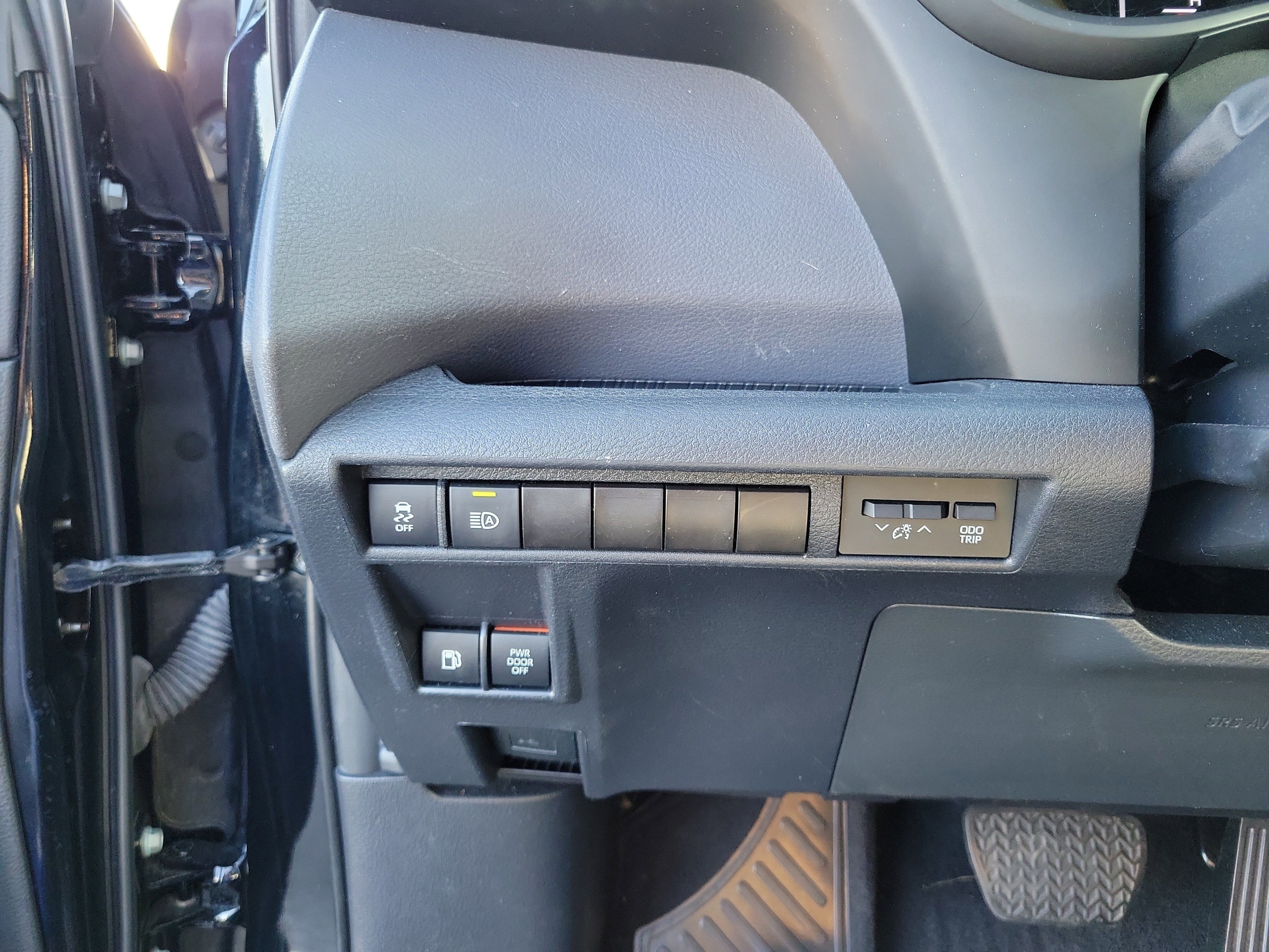 Used 2023 Toyota Sienna XSE FWD image 20