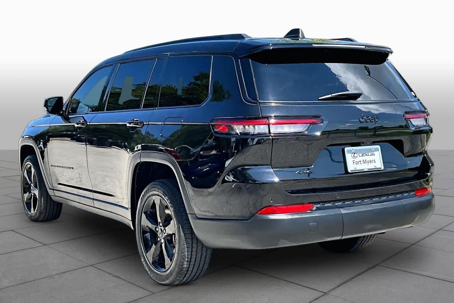 Used 2023 Jeep Grand Cherokee L Laredo AWD/4WD image 12