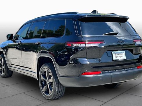 Used 2023 Jeep Grand Cherokee L Laredo AWD/4WD image 12