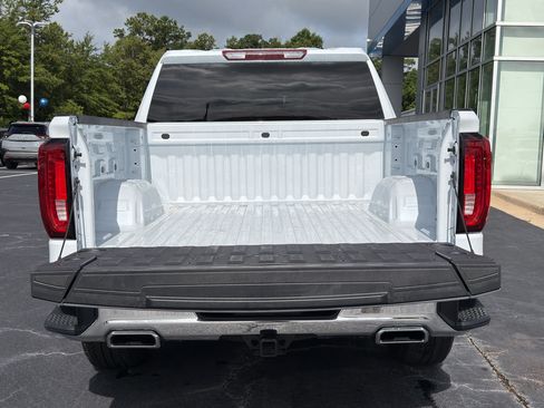 Used 2026 GMC Sierra 1500 SLT AWD/4WD image 9