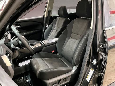 Used 2025 Nissan Rogue SV image 23