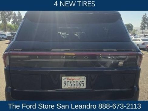 Used 2025 Lincoln Navigator L Reserve AWD/4WD image 6
