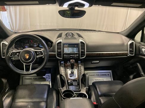 Used 2016 Porsche Cayenne AWD/4WD image 4