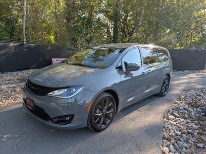 Used 2020 Chrysler Pacifica Touring w/ S Appearance Package