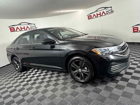 Used 2022 Volkswagen Jetta SE w/ Panoramic Sunroof Package image 12