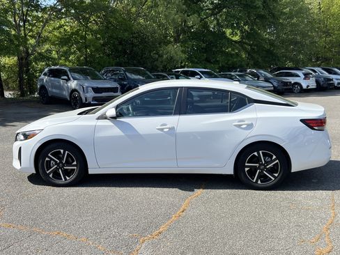 Used 2024 Nissan Sentra SV image 4
