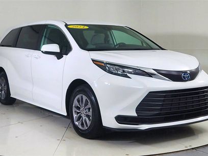 Used 2024 Toyota Sienna LE