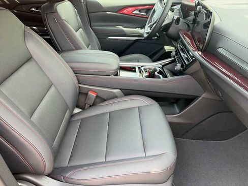 New 2026 Chevrolet Traverse Z71 w/ Driver Confidence Package AWD/4WD image 9