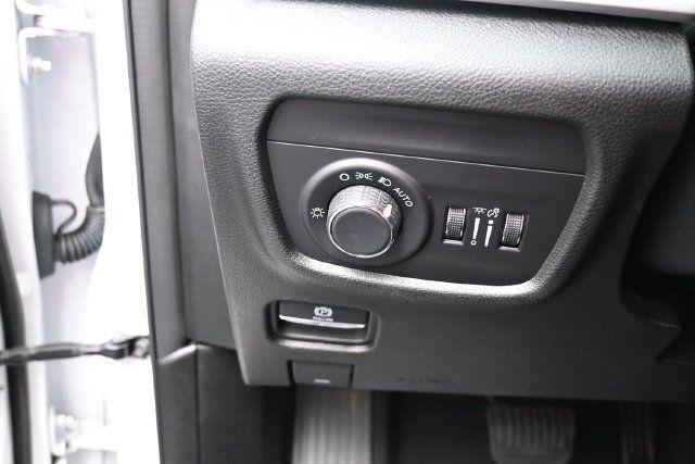 Used 2024 Jeep Grand Cherokee Altitude AWD/4WD image 17