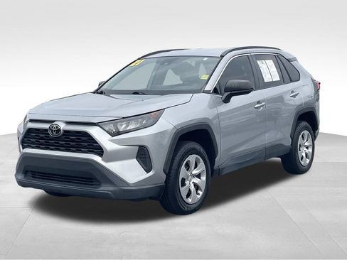 Used 2021 Toyota RAV4 LE FWD image 8