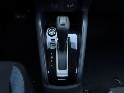 Used 2025 Nissan Versa SV FWD image 20
