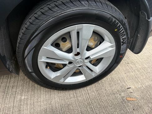Used 2024 Nissan Kicks S FWD image 31