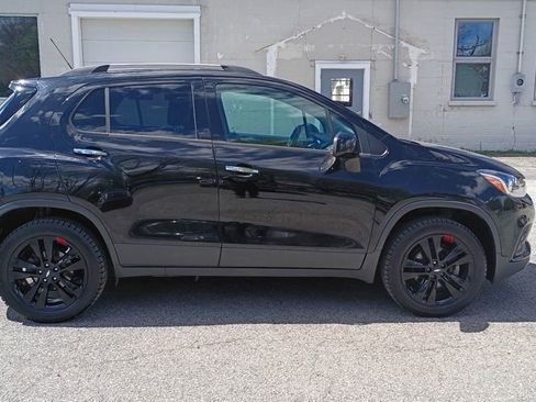 Used 2019 Chevrolet Trax LT w/ Redline Edition AWD/4WD image 8