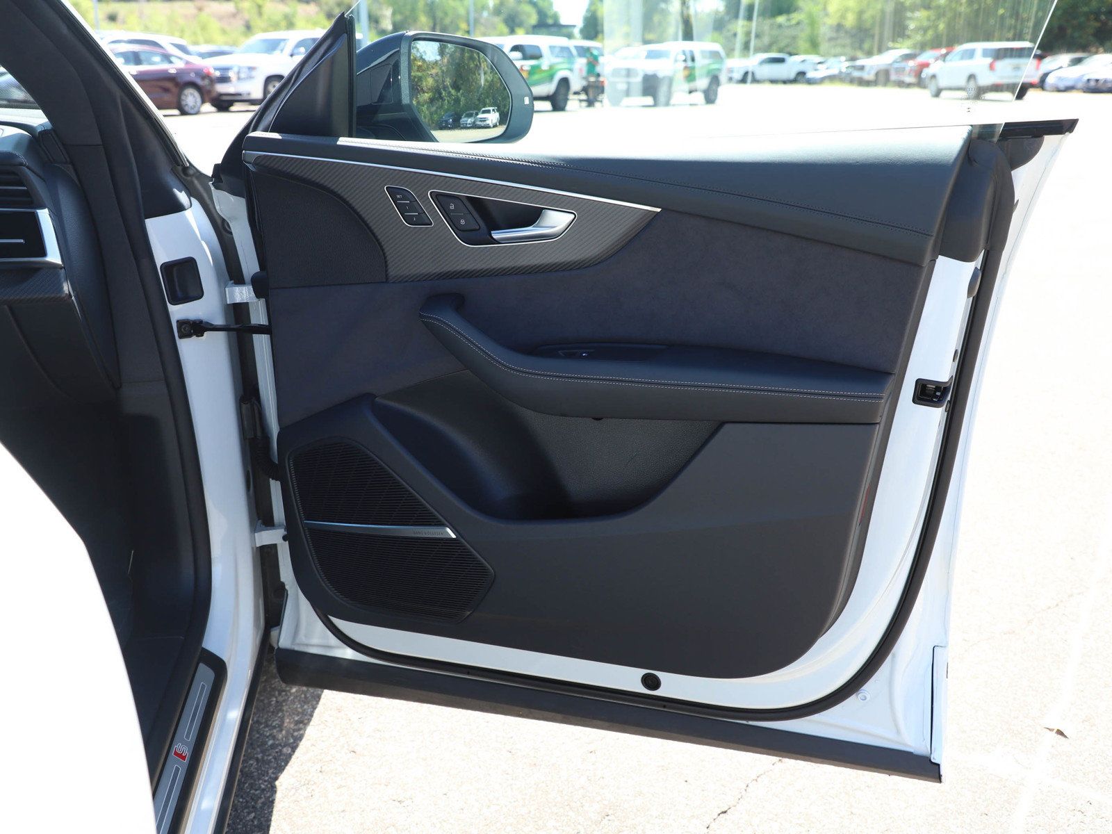 Used 2026 Audi SQ8 Prestige AWD/4WD image 9