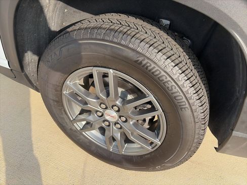 Used 2025 GMC Acadia Elevation image 7