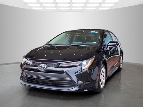 Used 2024 Toyota Corolla LE image 9