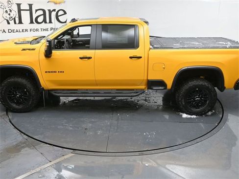New 2026 Chevrolet Silverado 2500 ZR2 w/ LPO, Dark Essentials Package image 21
