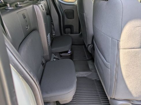 Used 2025 Nissan Frontier S AWD/4WD image 18