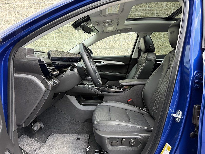 Used 2024 Buick Envision Avenir AWD/4WD image 18