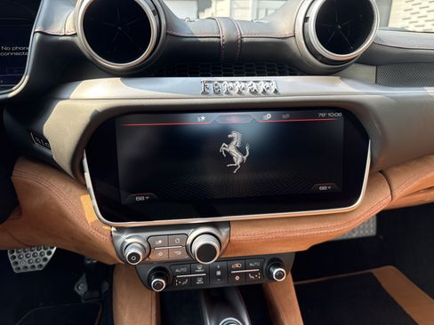 Used 2019 Ferrari Portofino RWD image 11